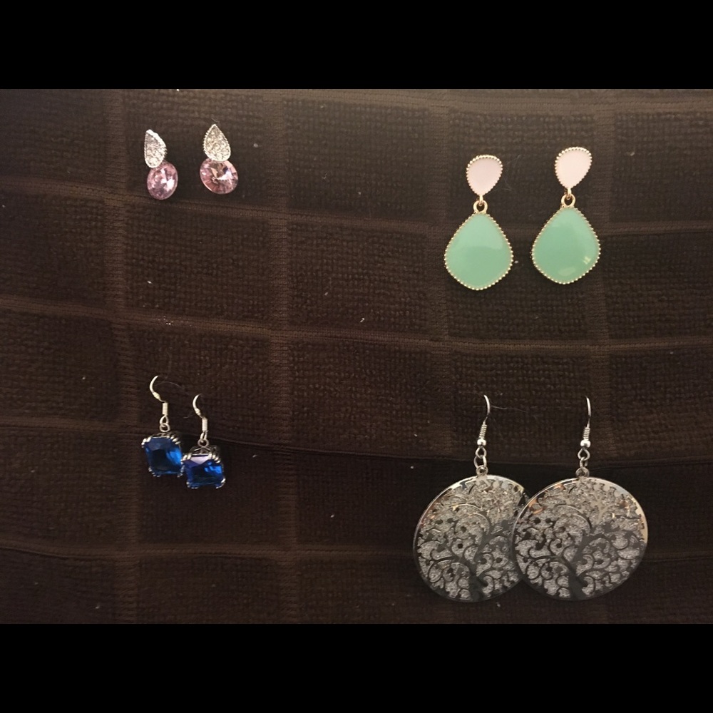5 pairs of ear rings
